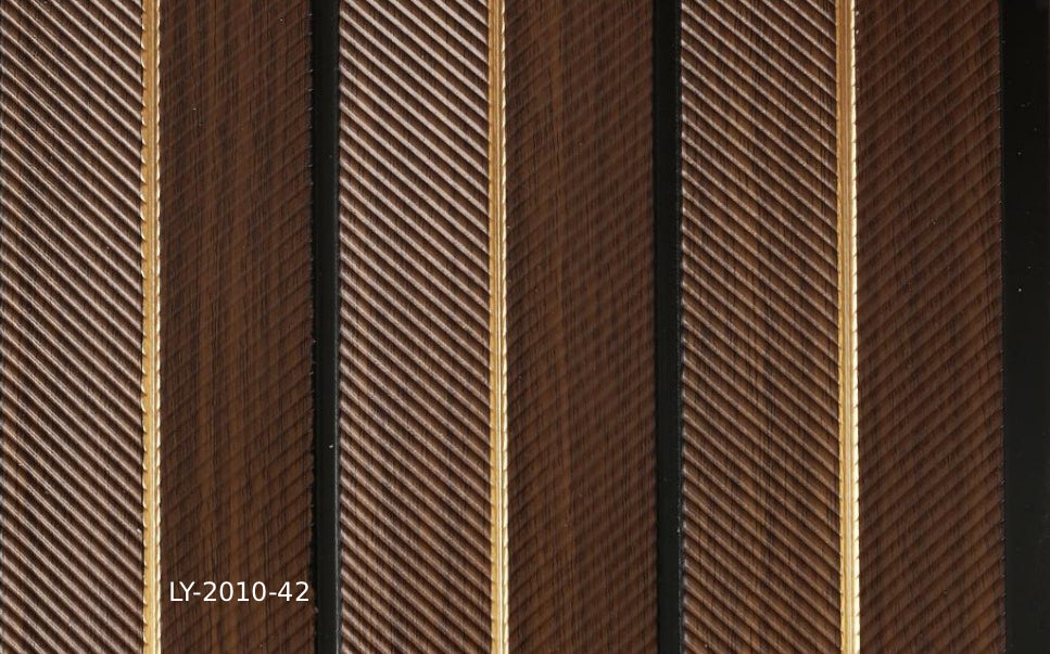 Imported PS wood substitute, pyramid, 20 cm, LY-2010-42